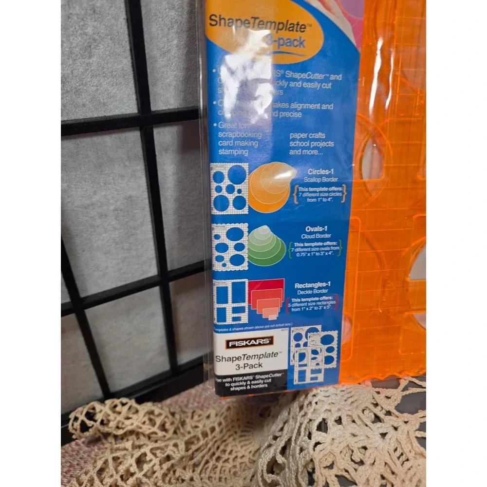 Fiskars ShapeTemplate 3-Pack Lot Scrapbooking Cutting Stencils Stars Circles Fun
